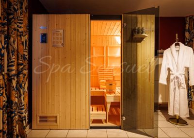 Diskrete private Sauna im Massagesalon mit Spa Atmosphäre – Spa Sensuel nahe Zürich